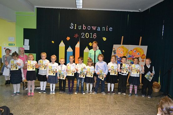 Grafika #18: ŚLUBOWANIE PIERWSZOKLASISTÓW
