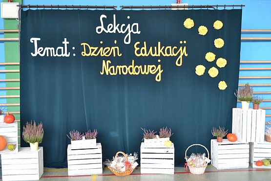 Grafika #0: Dzień Edukacji Narodowej