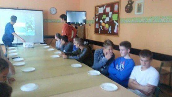 Grafika #5: Dzień Chłopaka w kl. II B