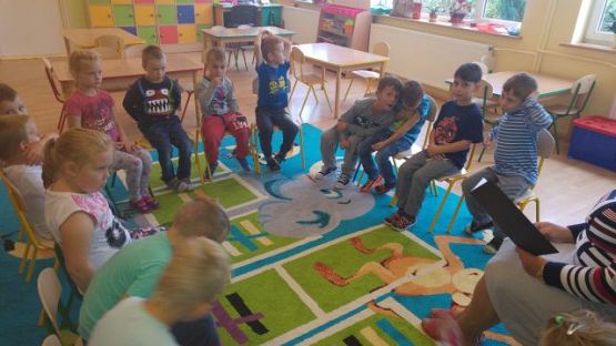 Grafika #1: DZIEŃ GŁOŚNEGO CZYTANIA