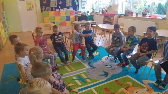 Grafika #4: DZIEŃ GŁOŚNEGO CZYTANIA