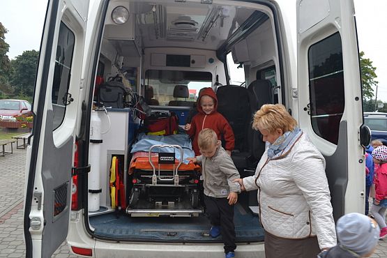 Grafika #8: Spotkanie z ratownikiem medycznym w przedszkolu