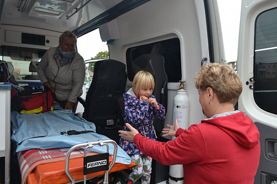 Grafika #9: Spotkanie z ratownikiem medycznym w przedszkolu