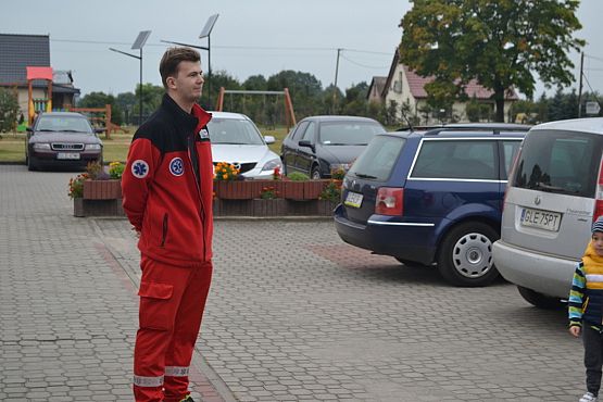 Grafika #0: Spotkanie z ratownikiem medycznym w przedszkolu