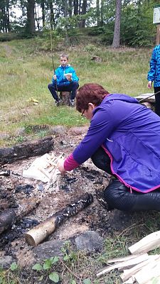 Grafika #1: Wycieczka na ścieżkę ekologiczną i do lasu.