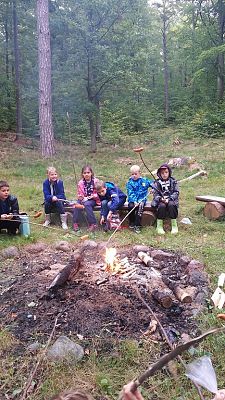 Grafika #5: Wycieczka na ścieżkę ekologiczną i do lasu.