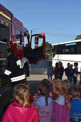 Grafika #9: Spotkanie ze strażakiem w przedszkolu.