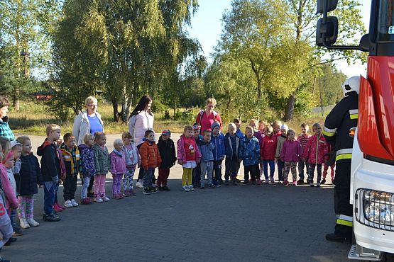 Grafika #3: Spotkanie ze strażakiem w przedszkolu.