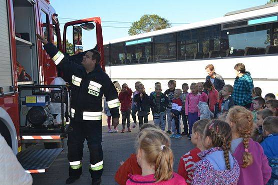 Grafika #10: Spotkanie ze strażakiem w przedszkolu.