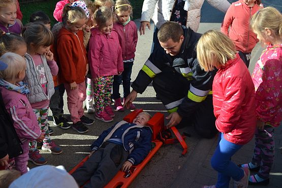 Grafika #13: Spotkanie ze strażakiem w przedszkolu.