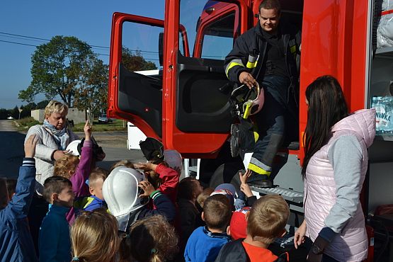 Grafika #15: Spotkanie ze strażakiem w przedszkolu.