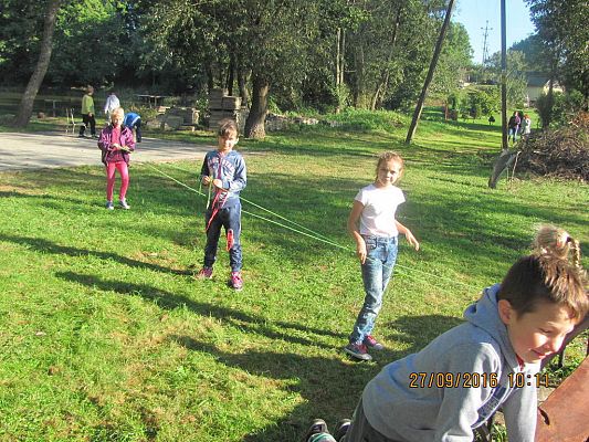 Grafika #0: Wycieczka do parku