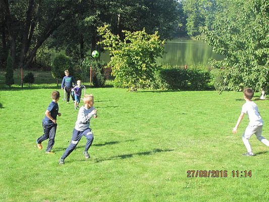 Grafika #9: Wycieczka do parku