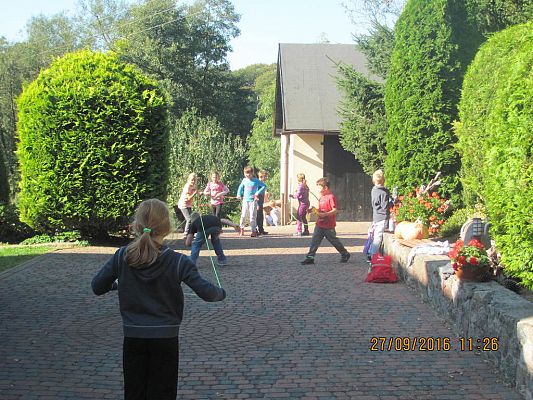 Grafika #14: Wycieczka do parku