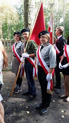 Grafika #20: Uroczystość patriotyczno - religijna ku czci pomordowanych więźniów Obozu Koncentracyjnego Stutthof