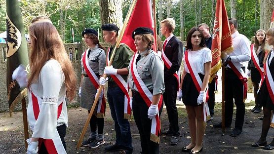 Grafika #21: Uroczystość patriotyczno - religijna ku czci pomordowanych więźniów Obozu Koncentracyjnego Stutthof