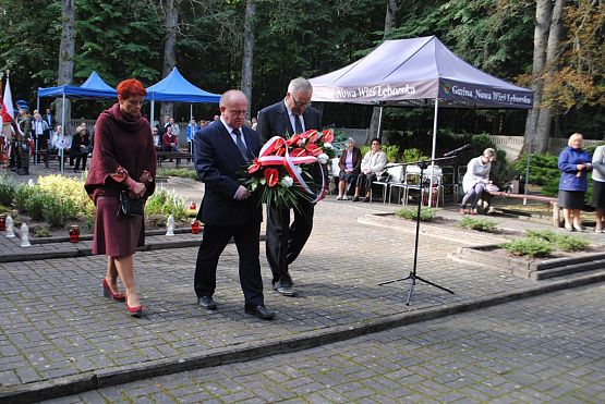 Grafika #13: Uroczystość patriotyczno - religijna ku czci pomordowanych więźniów Obozu Koncentracyjnego Stutthof