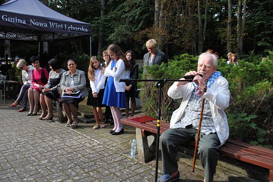 Grafika #17: Uroczystość patriotyczno - religijna ku czci pomordowanych więźniów Obozu Koncentracyjnego Stutthof