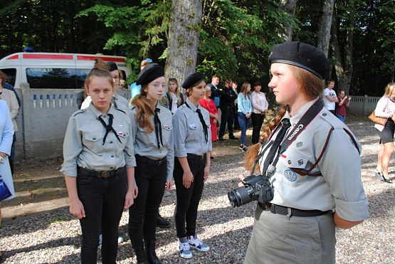 Grafika #6: Uroczystość patriotyczno - religijna ku czci pomordowanych więźniów Obozu Koncentracyjnego Stutthof