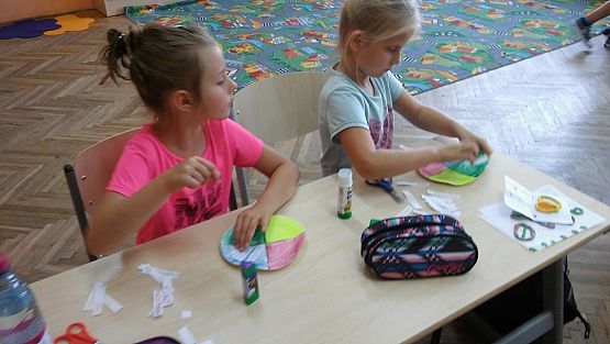 Grafika #27: Klasa IIa pracuje już na 102!