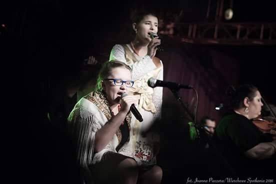 Grafika #1: Nie wszyscy uczniowie odpoczywali w wakacje! Dla Julii Wolskiej był to bardzo pracowity czas.