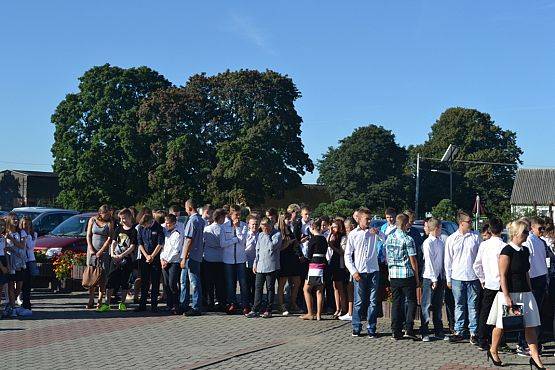 Grafika #13: Uroczyste rozpoczęcie roku szkolnego 2016/2017