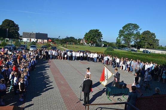 Grafika #0: Uroczyste rozpoczęcie roku szkolnego 2016/2017