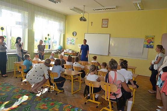 Grafika #22: Uroczyste rozpoczęcie roku szkolnego 2016/2017