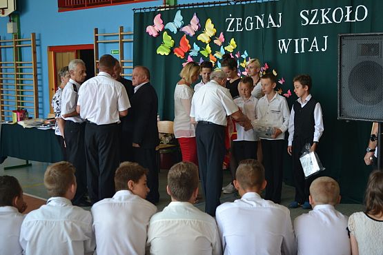 Grafika #1: Uroczyste zakończenie roku szkolnego 2015/2016