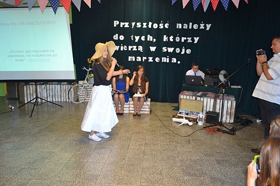 Grafika #4: Uroczyste pożegnanie klas III Gimnazjum