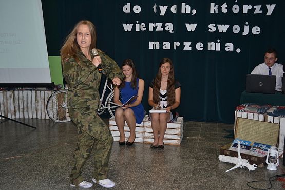 Grafika #11: Uroczyste pożegnanie klas III Gimnazjum