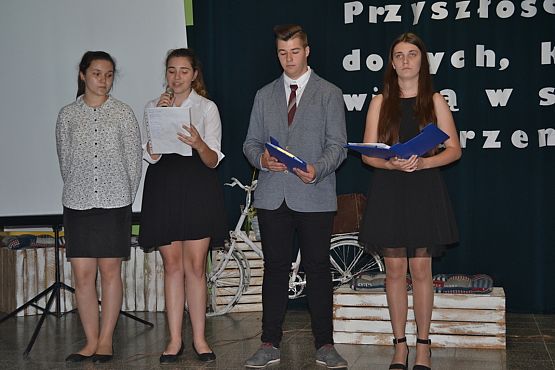 Grafika #17: Uroczyste pożegnanie klas III Gimnazjum