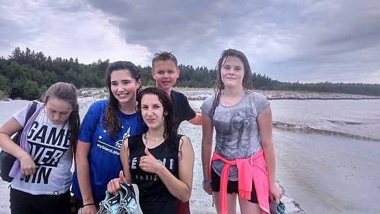 Grafika #3: Harcerski obóz w Szklanej Hucie