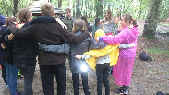 Grafika #14: Harcerski obóz w Szklanej Hucie