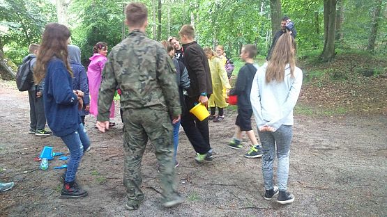 Grafika #16: Harcerski obóz w Szklanej Hucie