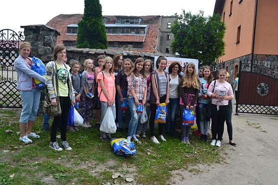 Grafika #3: Wizyta uczniów w Schronisku dla psów Bajer w Małoszycach