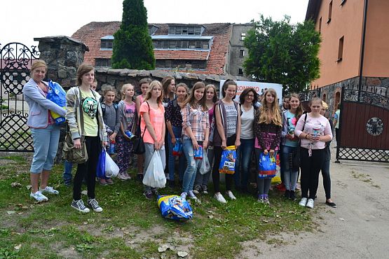 Grafika #4: Wizyta uczniów w Schronisku dla psów Bajer w Małoszycach