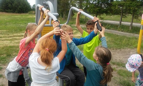 Grafika #4: Klasa IV na biwaku 15-17 czerwca