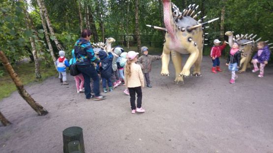 Grafika #9: Park Dinozaurów - wycieczka przedszkolaków do Łeby