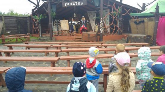 Grafika #14: Park Dinozaurów - wycieczka przedszkolaków do Łeby