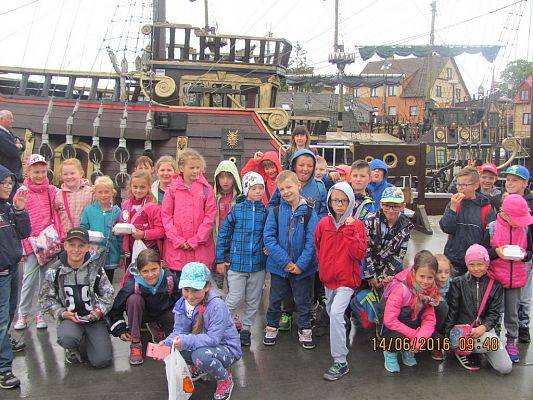 Grafika #7: Wycieczka drugoklasistów do Łeby