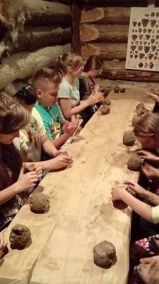 Grafika #18: Wycieczka do Biskupina, Gniezna