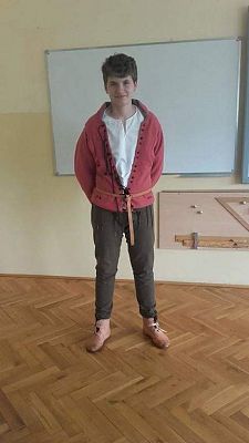 Grafika #0: Uczeń klasy III gimnazjum- Kacper Stojek- zaraża kolegów pasją do historii