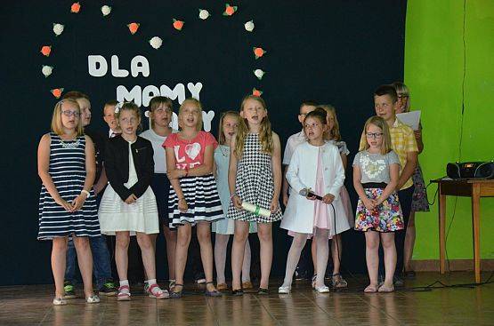 Grafika #0: Dzień Mamy i Taty w Świetlicy Wiejskiej w Łebieniu