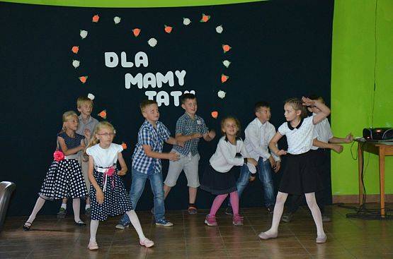 Grafika #13: Dzień Mamy i Taty w Świetlicy Wiejskiej w Łebieniu