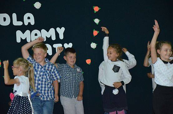 Grafika #14: Dzień Mamy i Taty w Świetlicy Wiejskiej w Łebieniu