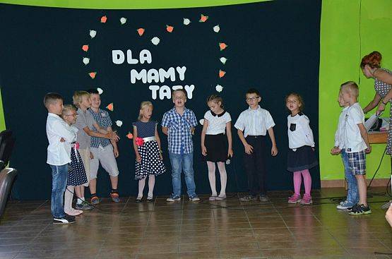 Grafika #18: Dzień Mamy i Taty w Świetlicy Wiejskiej w Łebieniu