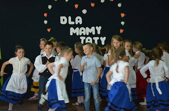 Grafika #22: Dzień Mamy i Taty w Świetlicy Wiejskiej w Łebieniu