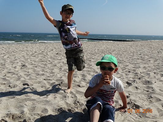 Grafika #0: Wycieczka pierwszoklasistów do Łeby z okazji Dnia Dziecka