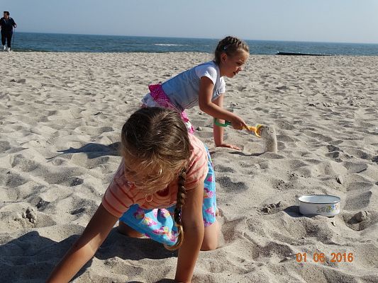 Grafika #27: Wycieczka pierwszoklasistów do Łeby z okazji Dnia Dziecka